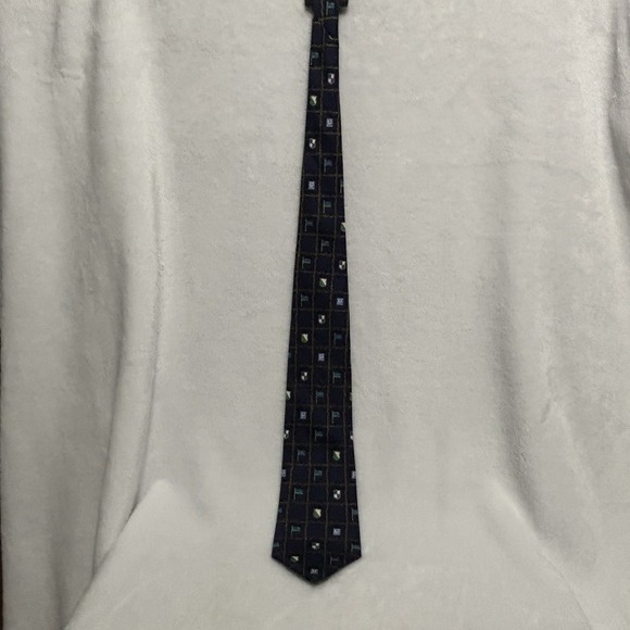 Chaps Ralph Lauren 100% Silk Necktie Navy Blue Crest Flag Preppy Men's Tie - Picture 2 of 12